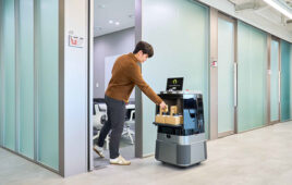 Hyundai Motor Group's DAL-e delivery robot is equipped with AI face identification technology developed by Robotics LAB.