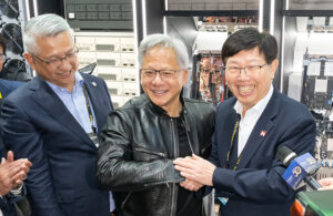 (From left to right) NVIDIA president and CEO Jensen Huang, and Foxconn chairman and CEO Young Liu shaking hands. | Source: Foxconn.